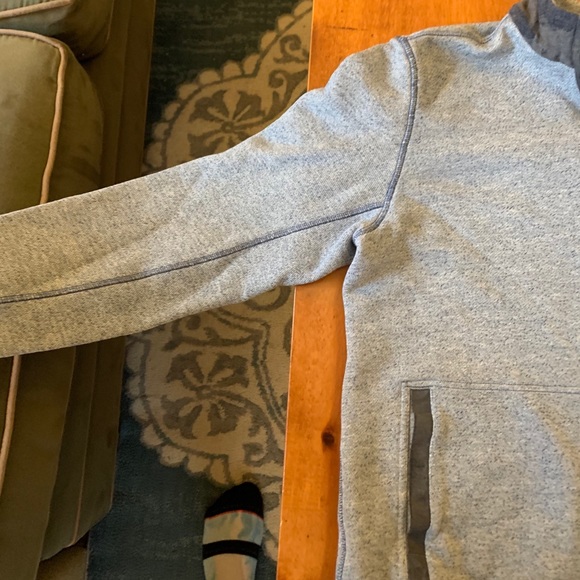 Lululemon pullover - Picture 4 of 10
